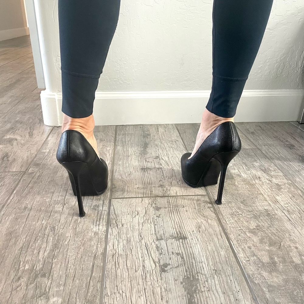 Yves Saint Laurent Classic Black 5 inch Stilettos. Used no box. - Picture 7 of 12